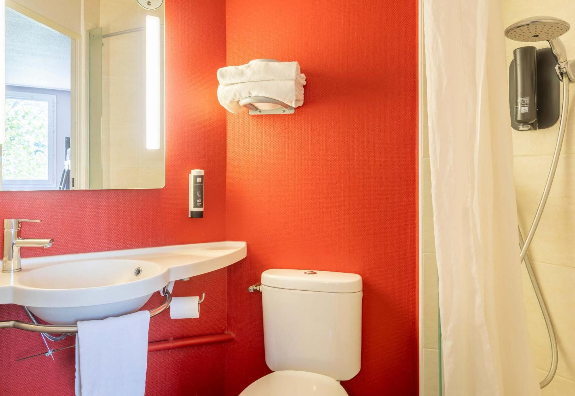 B&B Hotel Toulon Ollioules Eksteriør billede