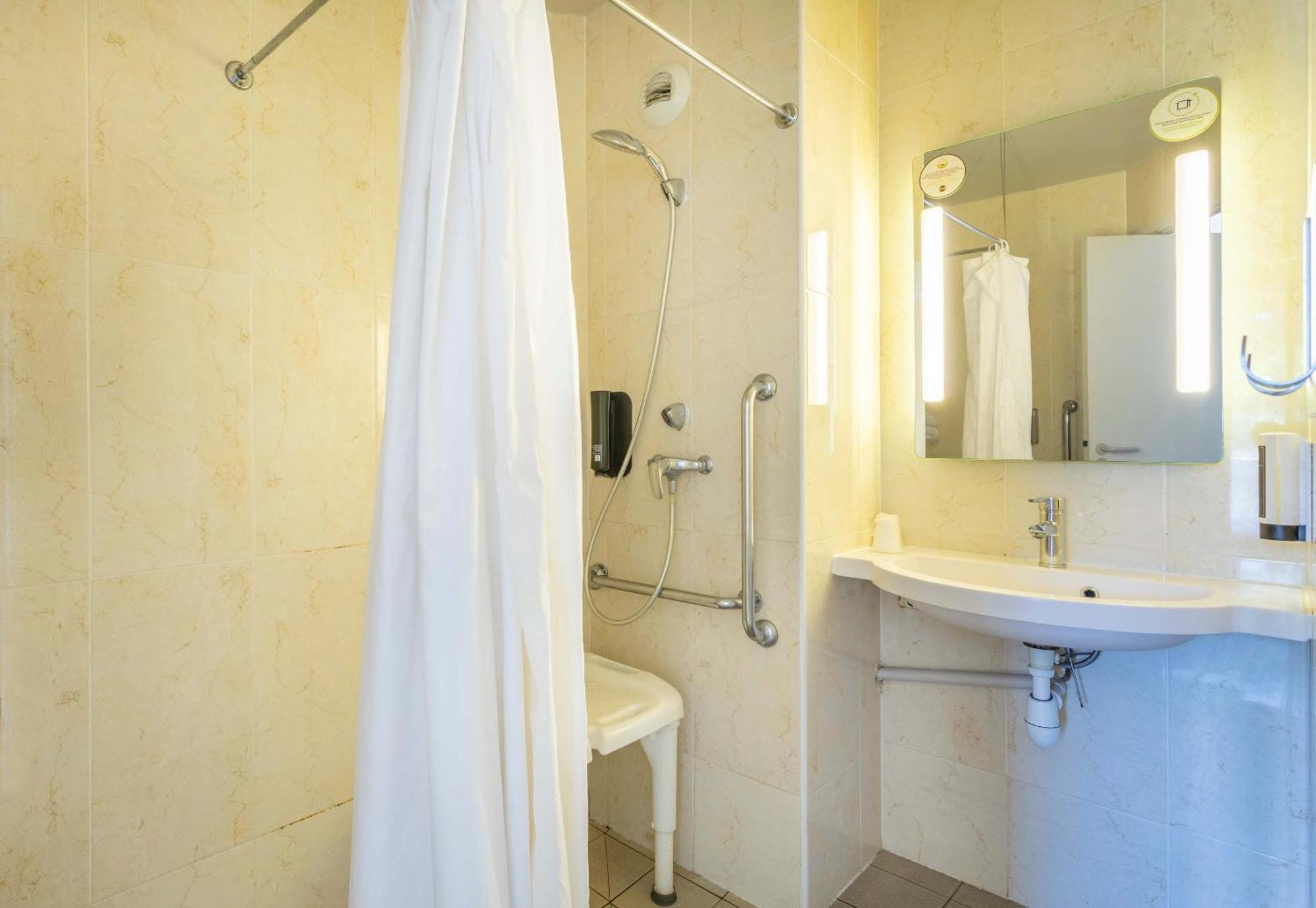 B&B Hotel Toulon Ollioules Eksteriør billede